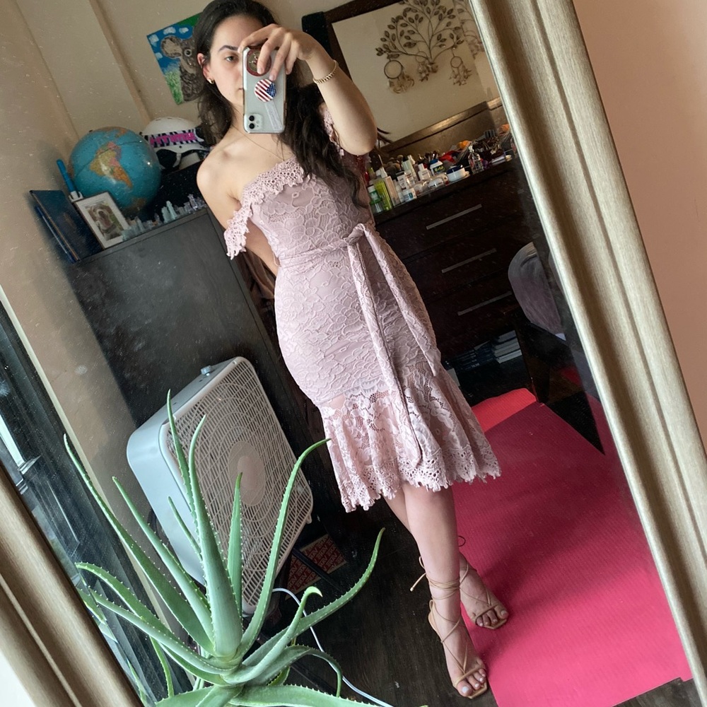Selfie Leslie Patience Lace Midi Mauve size XS
